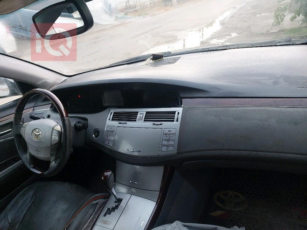 تويوتا أفالون